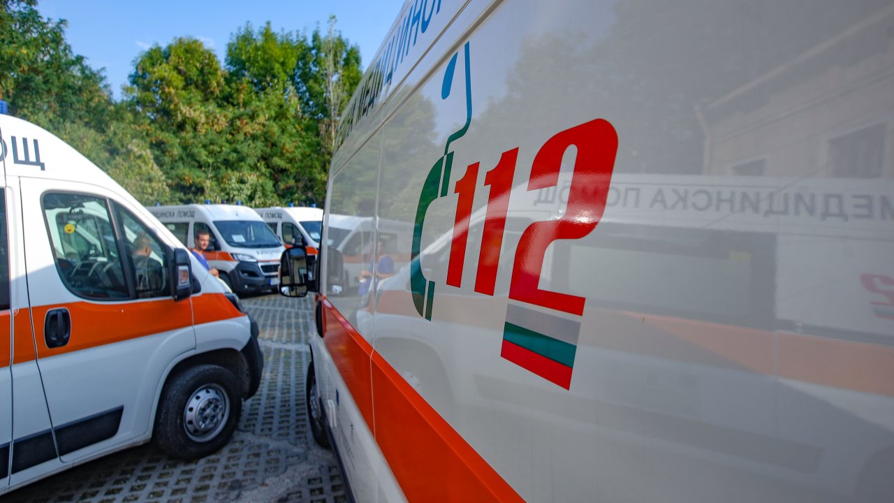 Тежка катастрофа край Пловдив, кола влезе под ТИР