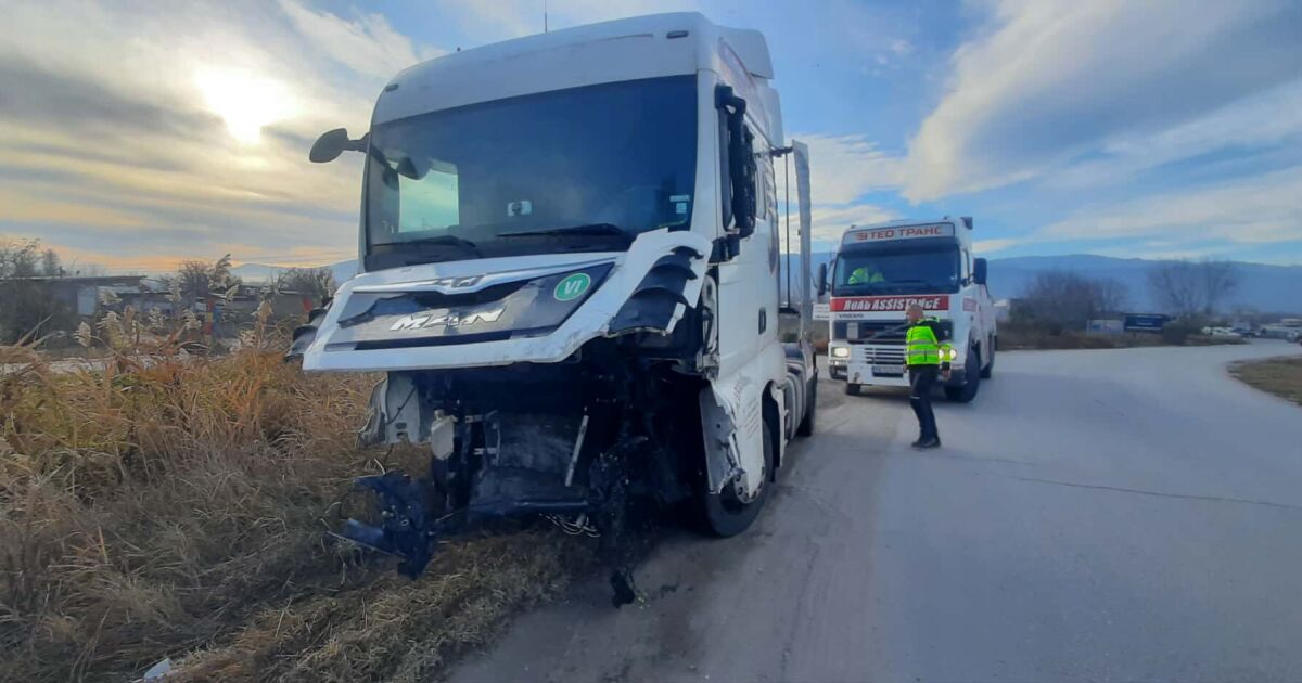 Семейство загина в тежка катастрофа край Пловдив, единственото оцеляло дете е тежко ранено (ВИДЕО)