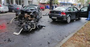 Тежка катастрофа в центъра на Пловдив (СНИМКИ)